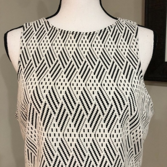 *FOREVER 21+* Sleeveless Knit Crop Top Size 2X - Picture 3 of 7